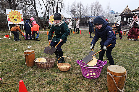 Maslenitsa in the Grodno City Estate Korobchitsy