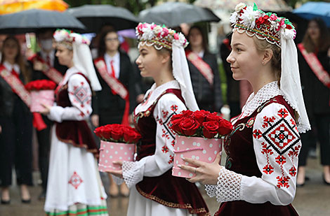 Last Bell ceremony in Vitebsk Gymnasium No.8