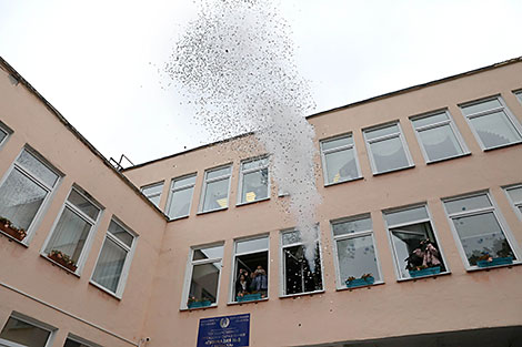 Last Bell ceremony in Vitebsk Gymnasium No.8