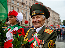 INDEPENDENCE DAY: patriotic procession and flower ceremony on Victory Square in Minsk