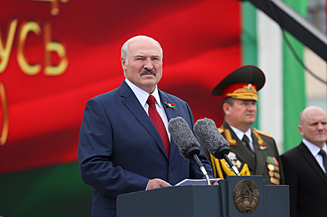 Aleksandr Lukashenko during the flower ceremony on Victory Square