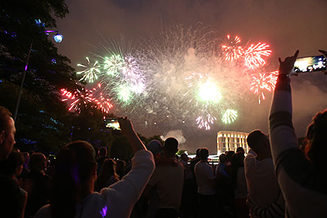 Fireworks in honor of Independence Day in Minsk