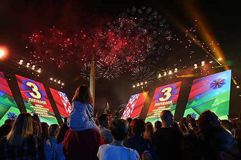 Fireworks in honor of Independence Day in Minsk