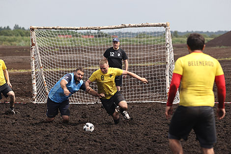 Swamp football competition in Puhovichi District 