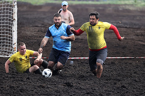 Swamp football competition in Puhovichi District 