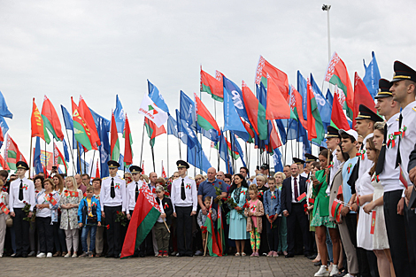 Ceremony at Mound of Glory memorial 