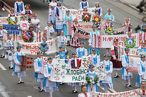 Independence Day in Gomel: festive procession 