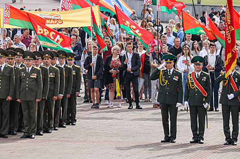 Fallen war soldiers honored at Brest Hero Fortress