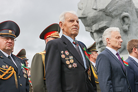 Fallen war soldiers honored at Brest Hero Fortress