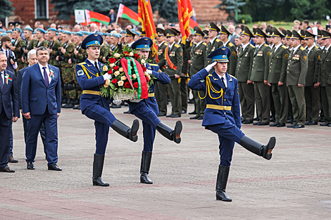 Fallen war soldiers honored at Brest Hero Fortress