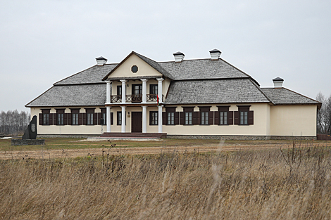 Сядзібны дом Напалеона Орды ў вёсцы Варацэвічы