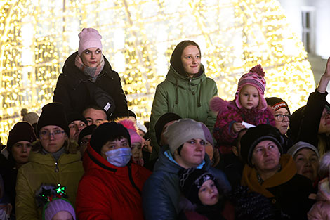 Церемония зажжения новогодней иллюминации в Бресте