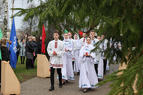 Церемония возложения на Аллее памяти захороненных деревень в Славгороде