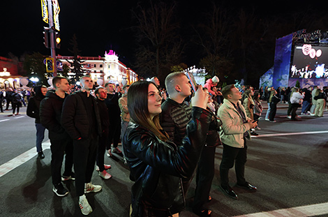 Салютом завершилось празднование Дня Победы в Минске