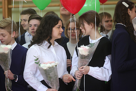 Последний звонок прозвенел для выпускников гродненской гимназии №10