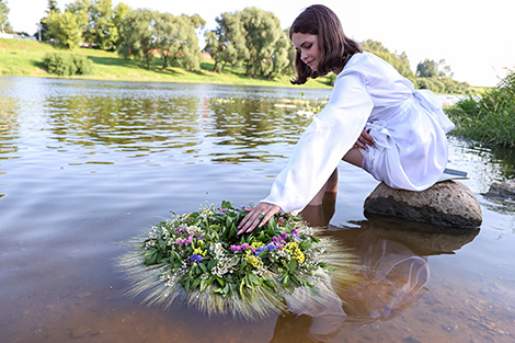 Wreath weaving contest on Kupala Night