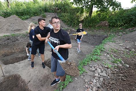 Archaeological digs at Menka ancient settlement