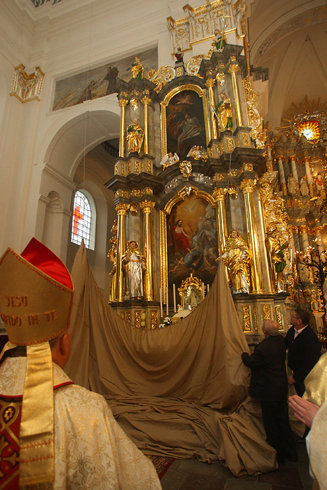 Holy Trinity altar was unveiled to the public in St. Xavier Cathedral after restoration 