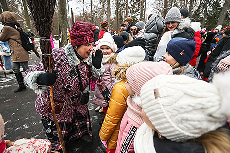 Свята сустрэчы Снягурачкі ў памесці Дзеда Мароза