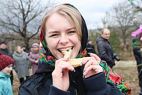 Chyrachka spring calling rite in the village of Tonezh