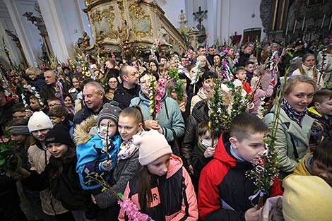 Вербное воскресенье в костеле Святого Франциска Ксаверия в Гродно