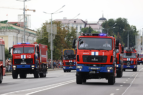 Парад спасателей и техники МЧС в Минске