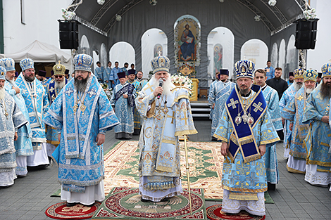 Усебеларускі хрэсны ход завяршыўся ў Мінску