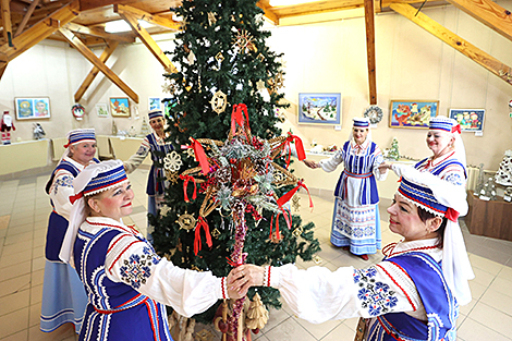 Выступление ансамблей народной песни 