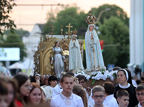 Крестный ход в праздник Тела и Крови Христовых в Гродно