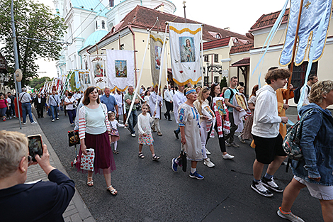 Крестный ход в праздник Тела и Крови Христовых в Гродно