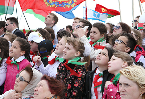 Victory Day: Remembrance festival near the Mound of Glory