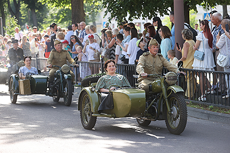 Атмосферу последнего мирного вечера 1941 года воссоздали в Бресте