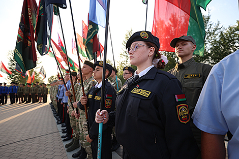 Траурный митинг и молитва у монумента 