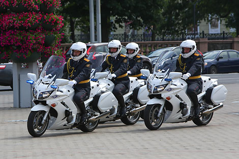 Exhibition performance by motorcyclists of the road police special unit Strela