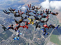 Belarus sets new national record in sky-jumping