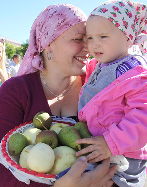 Belarus celebrates Savior of the Apple Feast Day