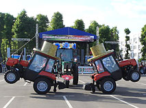 Minsk Tractor Works birthday celebrations: tractor ballet, light show, and doors open day