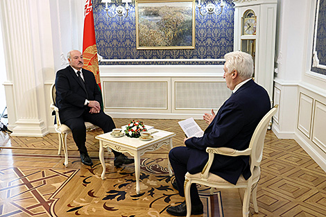 Lukashenko gives interview to Natsionalnaya Oborona Magazine