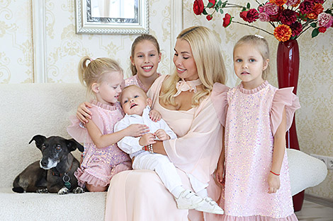 Lukashenko sends Mother's Day greetings to Belarusians