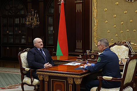 Lukashenko receives report from chairman of Belarus’ State Customs Committee