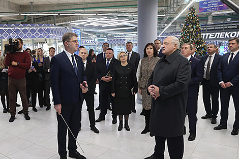 Lukashenko suggests turning unfinished project in Minsk into mall for local business