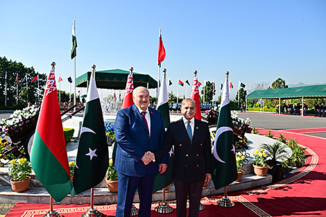 Lukashenko: Belarus, Pakistan need to monetize high level of political relations