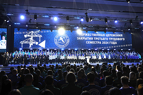 Lukashenko to students: ‘Light up your lives with bright colors’