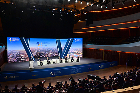 ‘We cannot and shouldn't fall behind!' Details of Lukashenko's speech at Eurasian forum