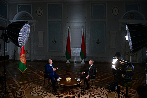 Kursk, borders, threat of WW3, Zelensky in a bunker, nuclear button. Key takeaways from Lukashenko's interview