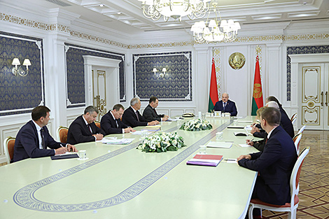 Lukashenko orders to step up work on agreements with foreign partners