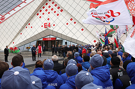 Lukashenko inaugurates world-class swimming pool in Minsk