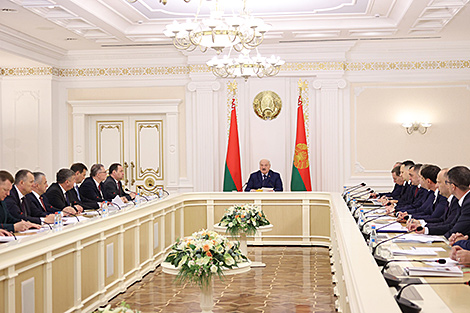 Lukashenko discusses improvement of control and oversight activities