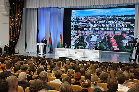 Lukashenko discusses information sovereignty, geopolitics with Minsk students