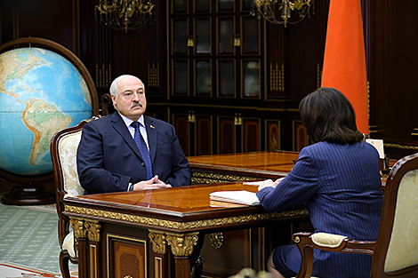 Lukashenko receives report from Kochanova